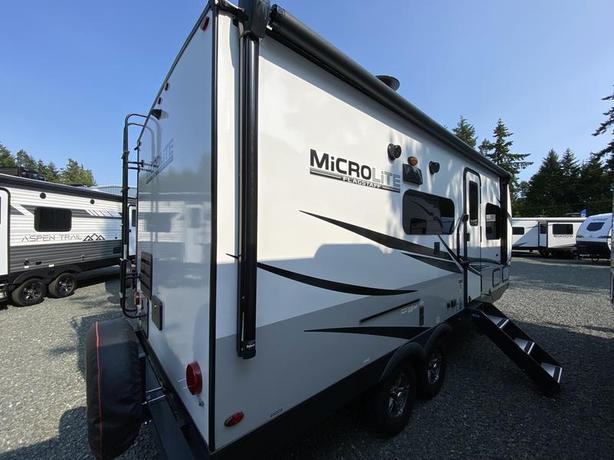 2021 Forest River Flagstaff Micro Lite 22TBS image 5