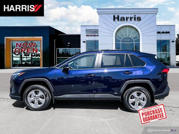 2023 TOYOTA RAV4 Hybrid XLE AWD  |  No Reported Accidents! image 4