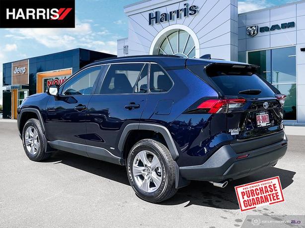 2023 TOYOTA RAV4 Hybrid XLE AWD  |  No Reported Accidents! image 6