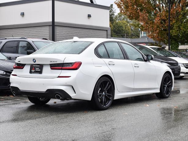 2020 BMW 3 Series 330i xDrive - Parking Sensors, Navigation, Sunroof image 7