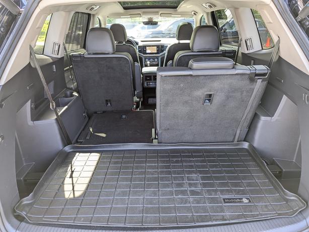 2021 Volkswagen Atlas Execline - 6 Passenger, Leather, Sunroof, NAV image 8