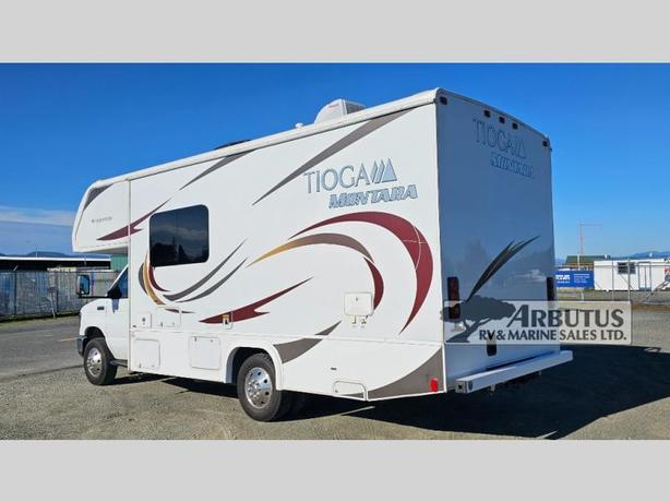 Used 2016 Fleetwood RV Tioga Montara 23B image 3