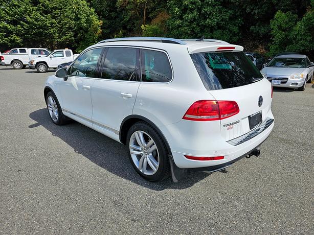 2012 Volkswagen  Touareg Highline image 3