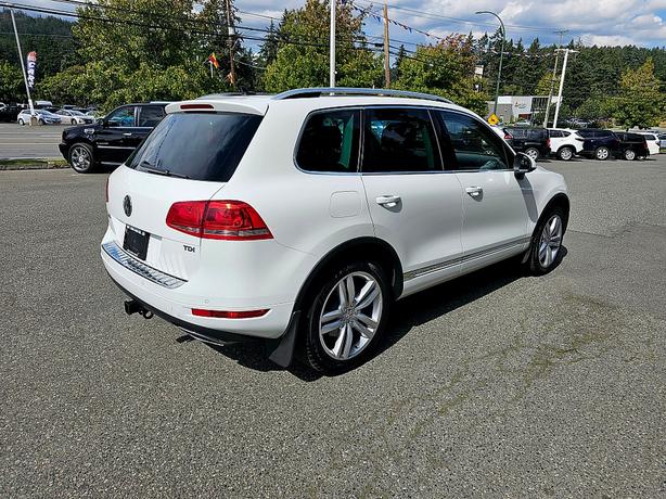 2012 Volkswagen  Touareg Highline image 4