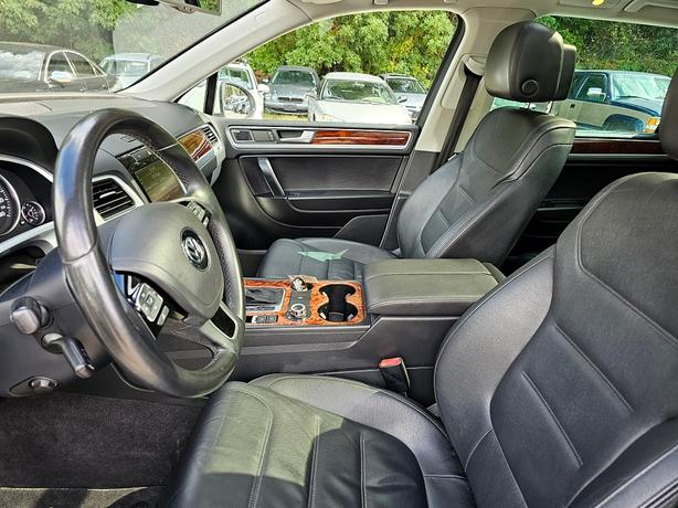 2012 Volkswagen  Touareg Highline image 7