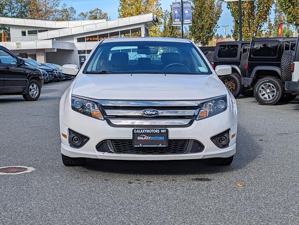 2011 Ford Fusion Sport - Low Mileage, AWD, Sunroof, Leather image 3