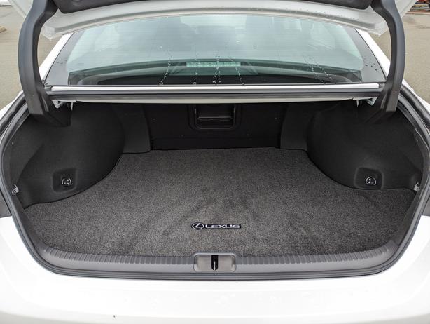 2021 Lexus ES 300h - No Accidents, Hybrid, Sunroof, Navigation image 8