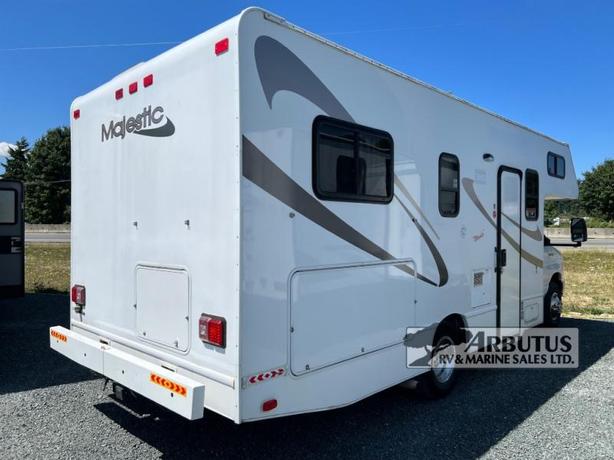 Used 2013 Thor Majestic 23A image 3