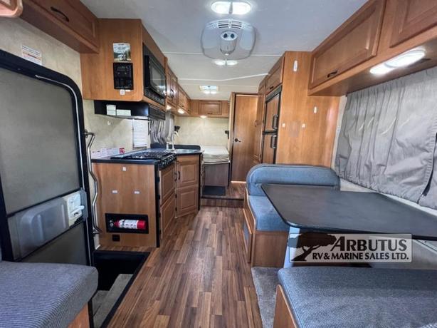 Used 2013 Thor Majestic 23A image 5