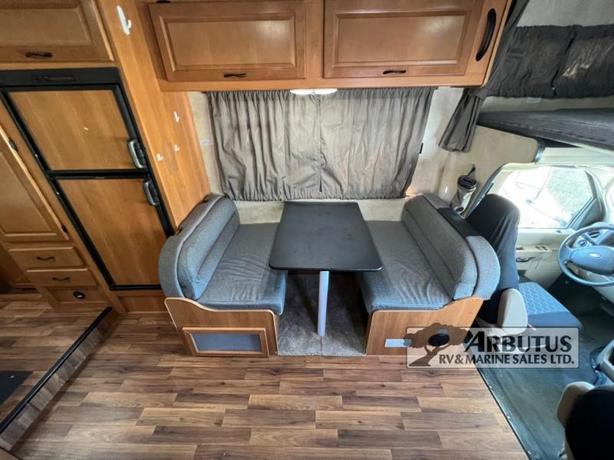 Used 2013 Thor Majestic 23A image 6