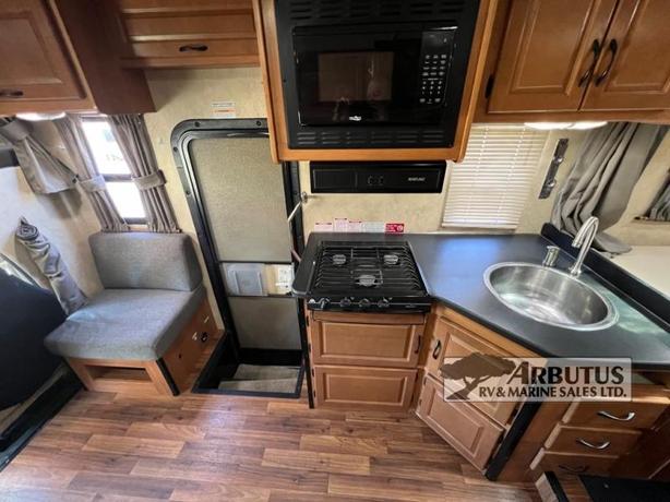 Used 2013 Thor Majestic 23A image 7
