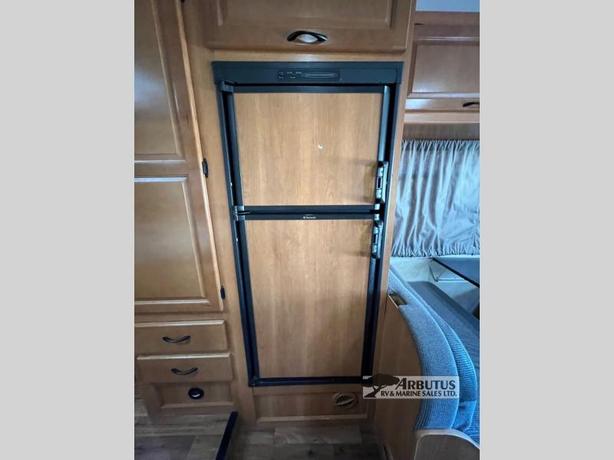 Used 2013 Thor Majestic 23A image 8