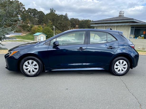 2021 Toyota  Corolla Hatchback image 2