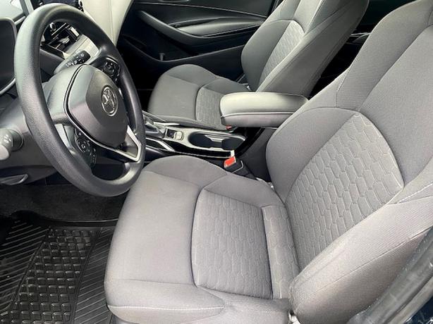 2021 Toyota  Corolla Hatchback image 6
