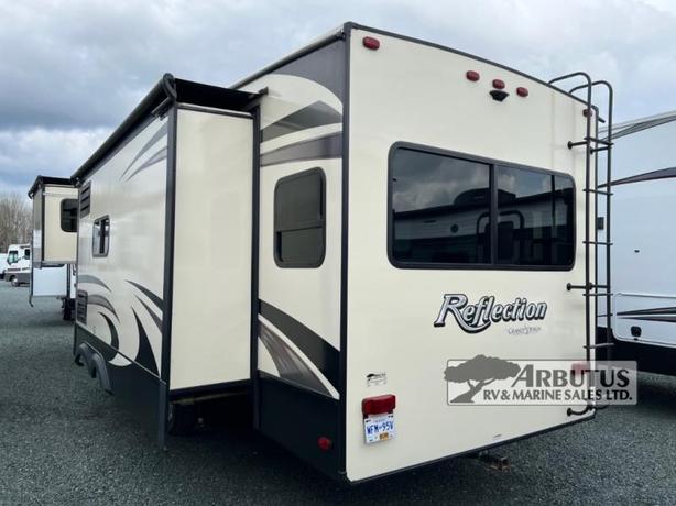 Used 2019 Grand Design Reflection 337RLS image 3