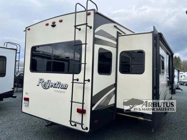 Used 2019 Grand Design Reflection 337RLS image 4