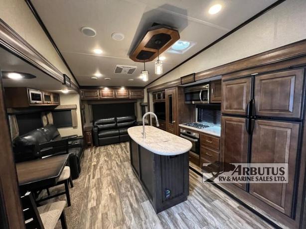 Used 2019 Grand Design Reflection 337RLS image 7