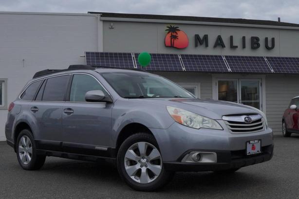 2010 Subaru Outback image 7