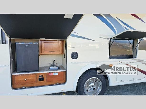 Used 2019 Coachmen RV Pursuit Precision 29SS image 5