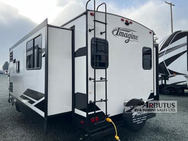 Used 2022 Grand Design Imagine 3100RD image 4