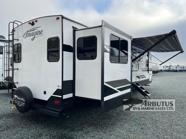 Used 2022 Grand Design Imagine 3100RD image 5
