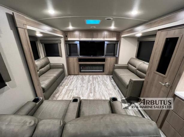 Used 2022 Grand Design Imagine 3100RD image 7