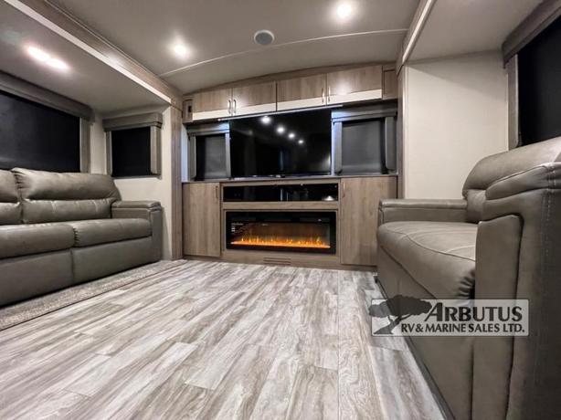 Used 2022 Grand Design Imagine 3100RD image 8