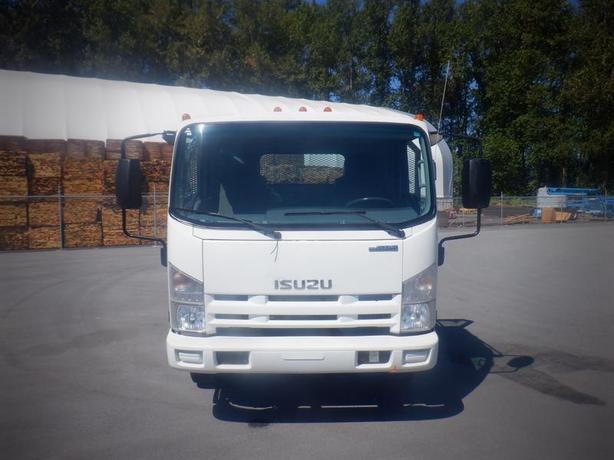 2014 Isuzu NPR  Hd 19 Foot Flat Deck Power Tailgate image 3