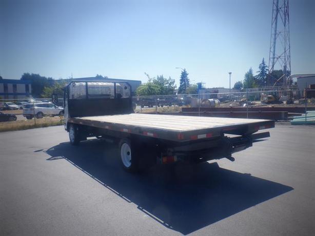 2014 Isuzu NPR  Hd 19 Foot Flat Deck Power Tailgate image 8