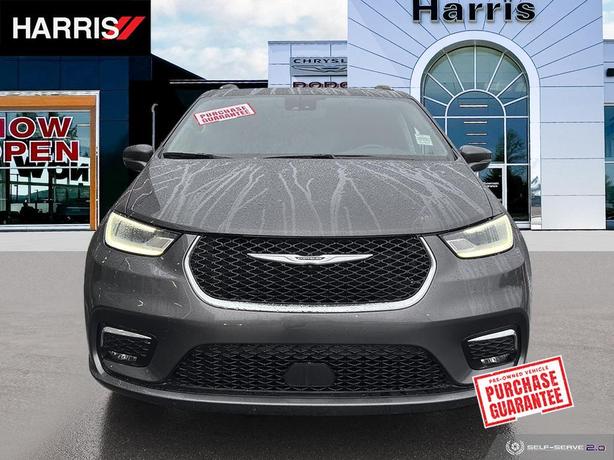 2021 CHRYSLER PACIFICA Touring-L FWD | No Reported Accidents! image 2