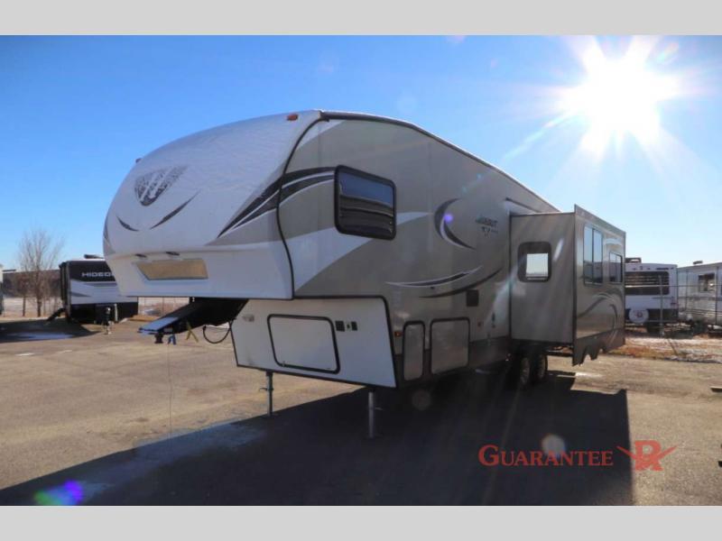 Used 2017 Keystone RV Hideout 276RLS display photo
