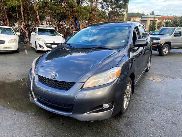 2009 Toyota  Matrix REDUCED 5 spd Clean Warranty image 1
