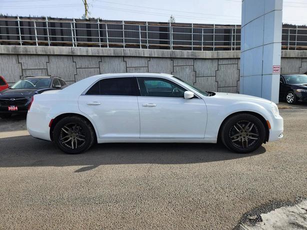 2015 Chrysler 300 Touring - BC ONLY, BACKUP CAMERA image 4