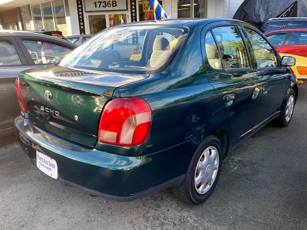 2001 Toyota  Echo 4 Door Sedan Automatic EZ on gas Automatic image 4