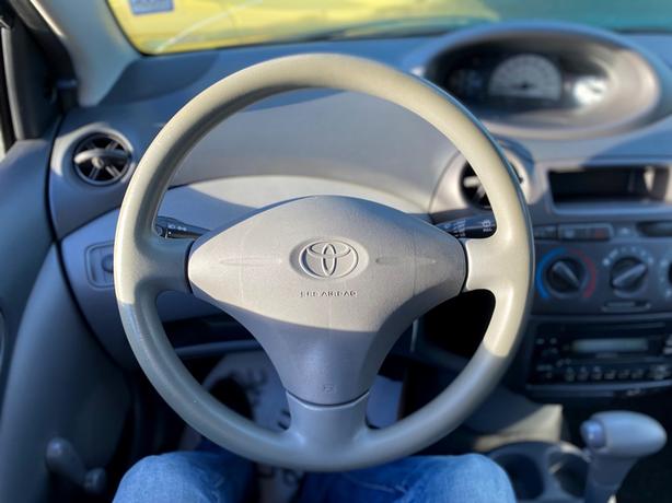 2001 Toyota  Echo 4 Door Sedan Automatic EZ on gas Automatic image 8