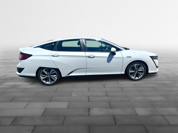 2018 Honda Clarity Plug-in Hybrid Touring Sedan image 7