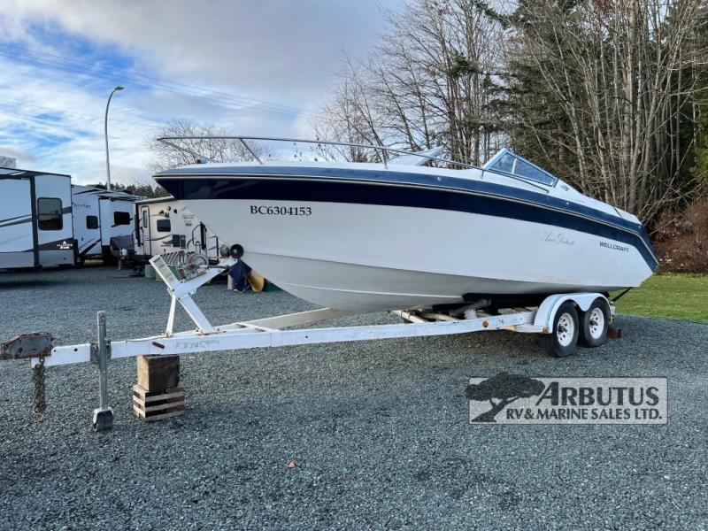 Used 1995 Wellcraft 232 BOAT display photo
