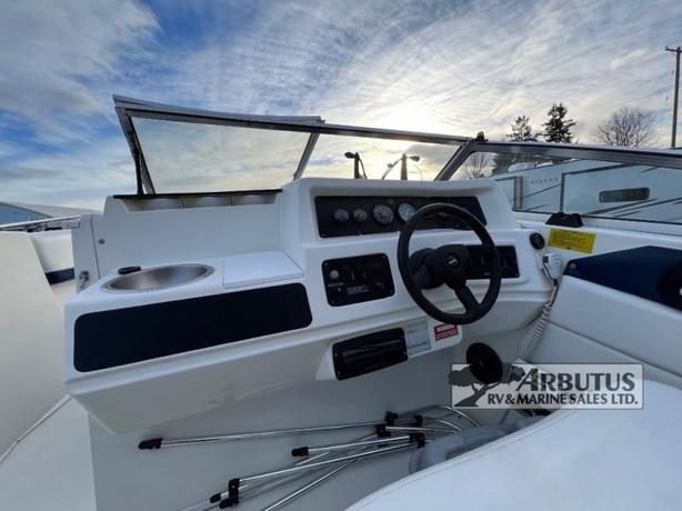 Used 1995 Wellcraft 232 BOAT image 6