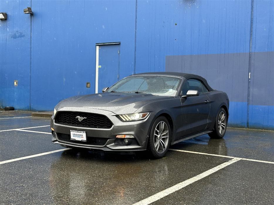 2015 Ford Mustang display photo