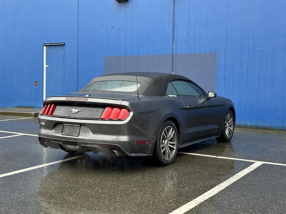 2015 Ford Mustang display photo