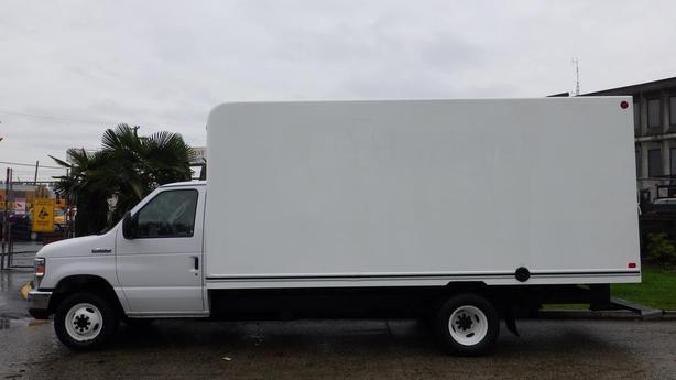 2019 Ford Econoline E-450 16 Foot Cube Van image 6