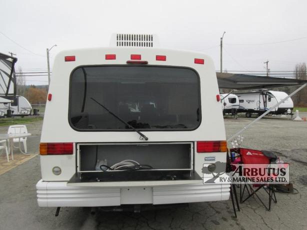 Used 1998 Winnebago Rialta 22FD image 3