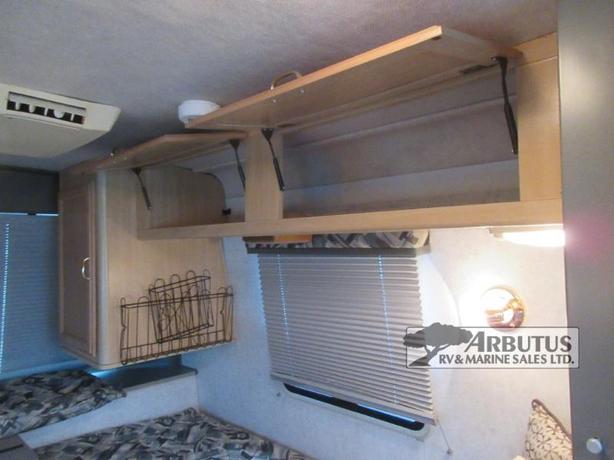 Used 1998 Winnebago Rialta 22FD image 8