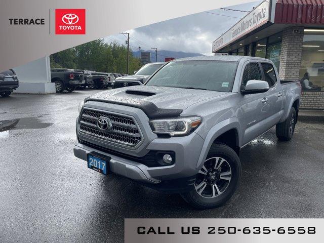 2017 Toyota Tacoma SR5 4WD Crew Cab Pickup display photo