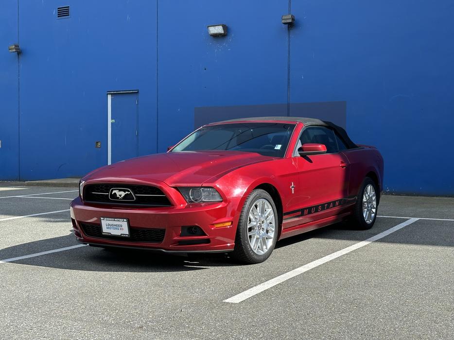2014 Ford Mustang display photo