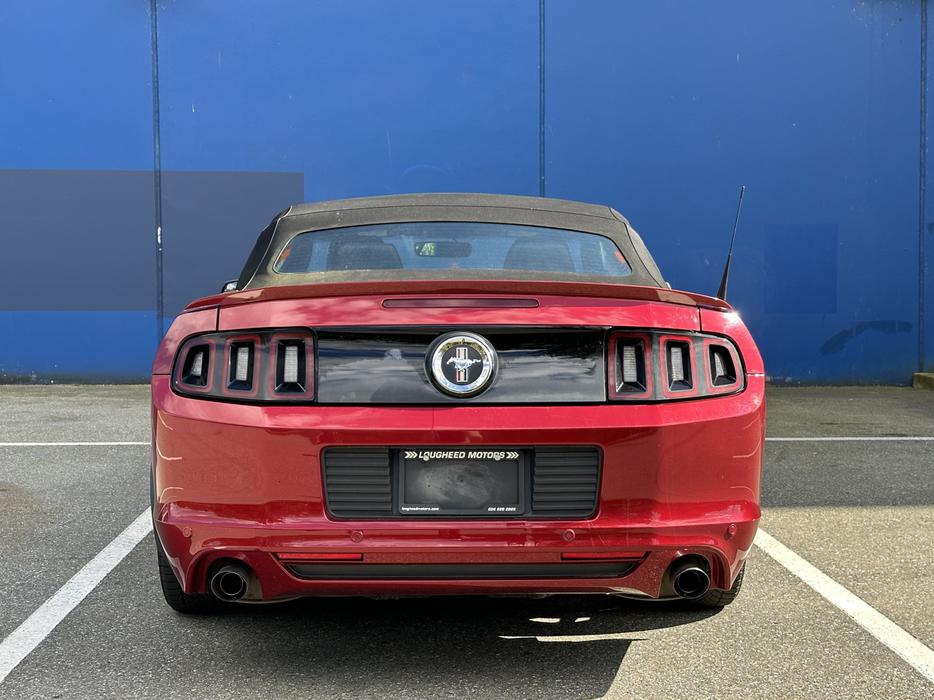 2014 Ford Mustang display photo