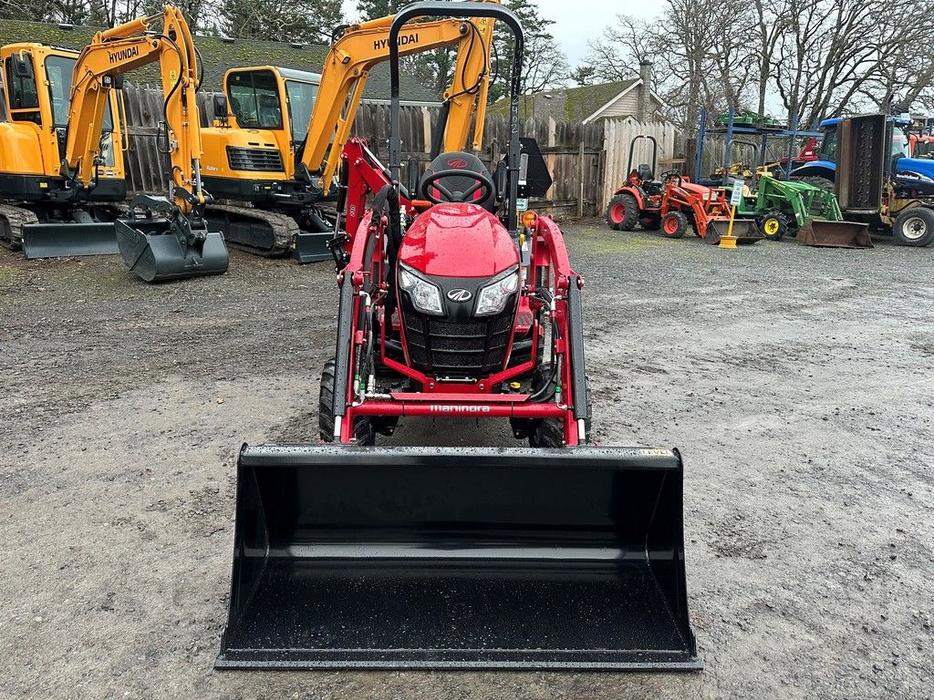 2023 Mahindra eMAX Series 20S HST display photo