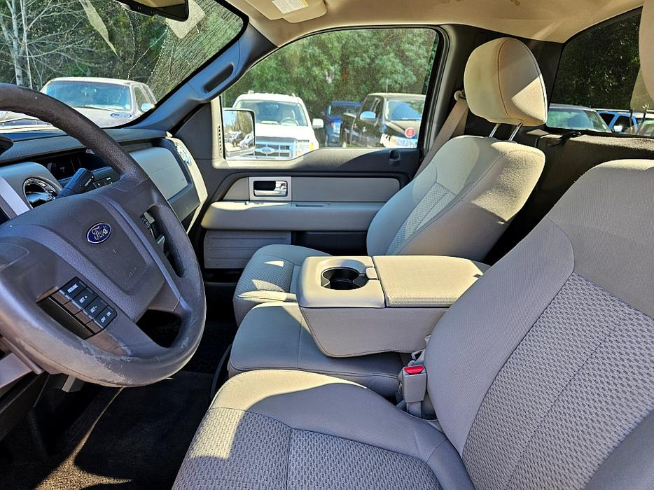 2009 Ford  F-150 XLT display photo