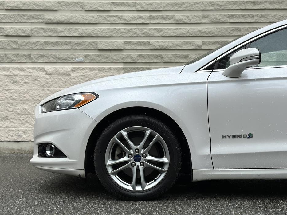 2015 Ford Fusion Hybrid display photo