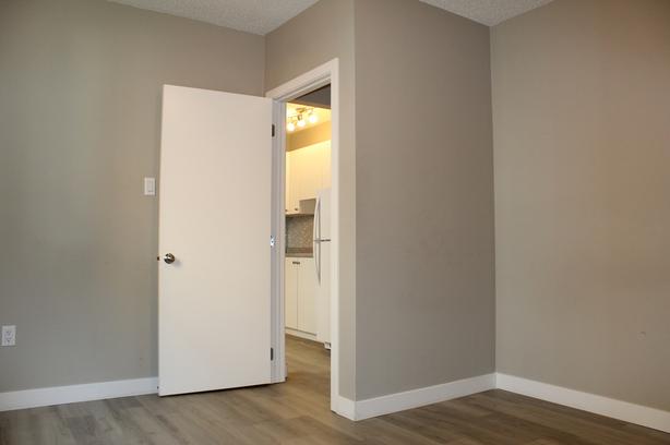Bachelor Ret 4049 image 6